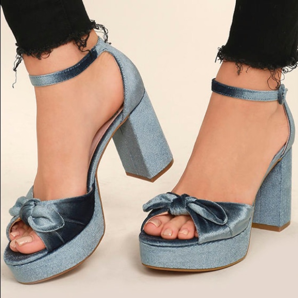 Chinese Laundry Tina Velvet Platform Sandals